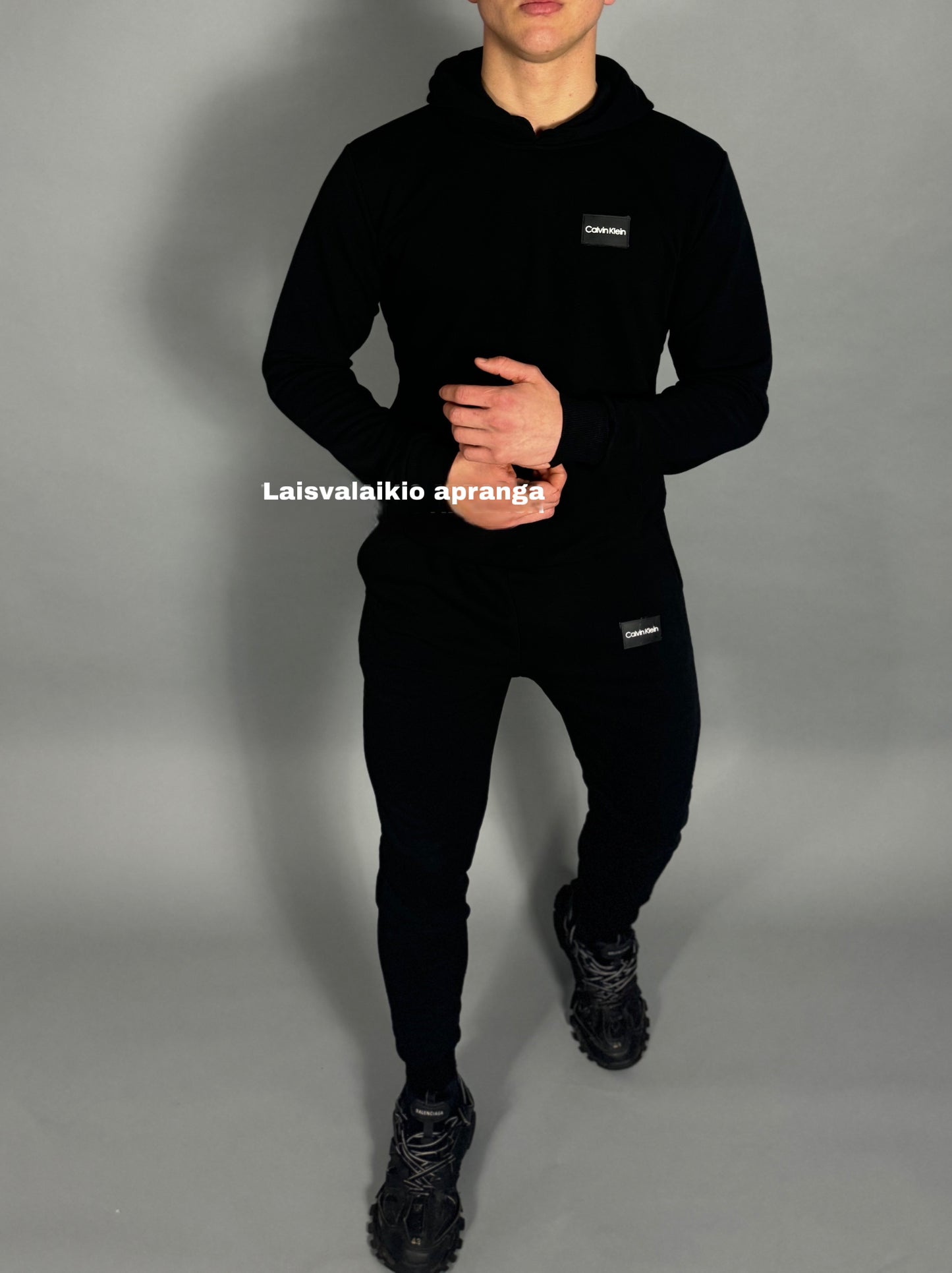 Calvin Klein kostiumas