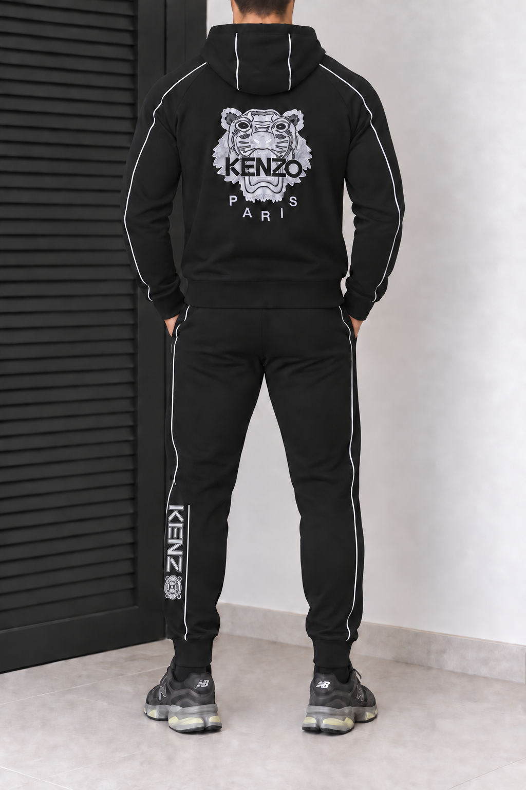 Kenzo kostiumas