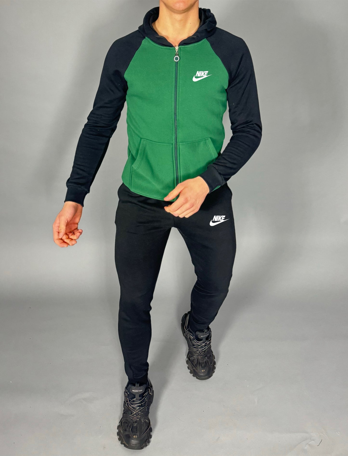 Vyriškas Nike kostiumas