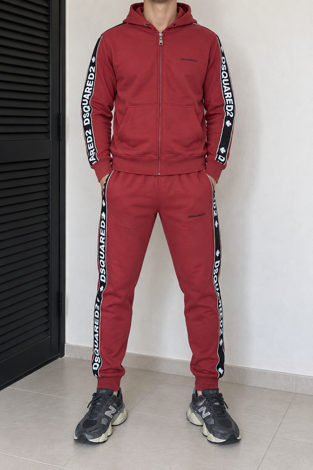 Dsquared2 kostiumas