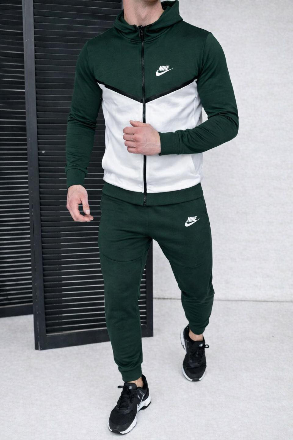 Nike Tech Fleece kostiumas