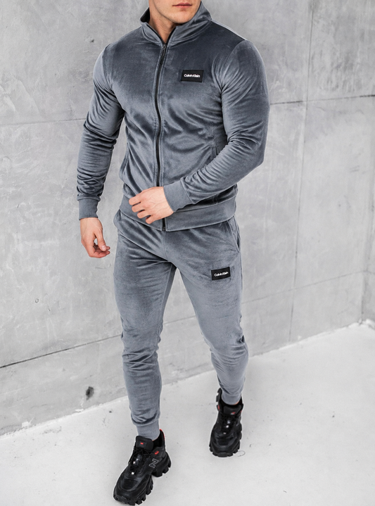 Calvin Klein veliūrinis kostiumas