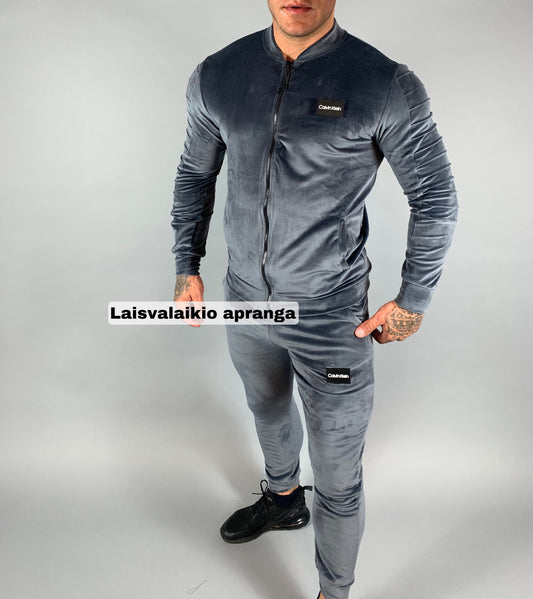 Calvin Klein veliūrinis kostiumas