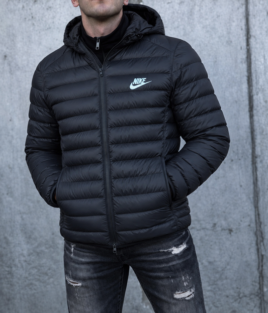 Nike striukė