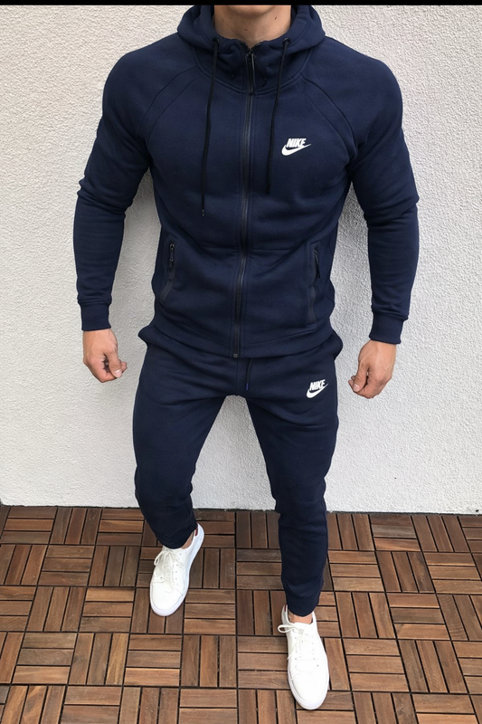 Vyriškas Nike kostiumas