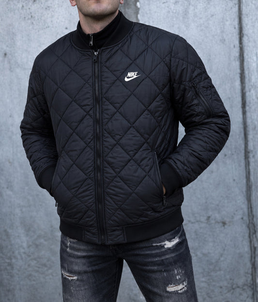 Nike striukė