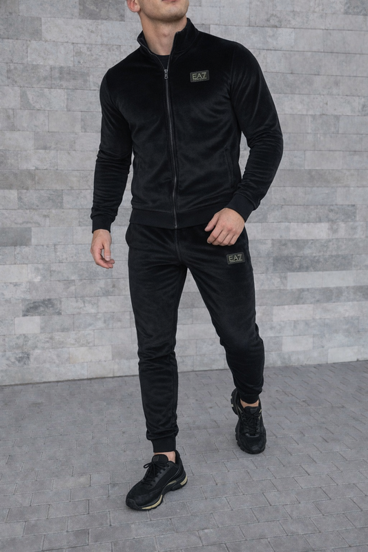 Emporio Armani veliūrinis kostiumas